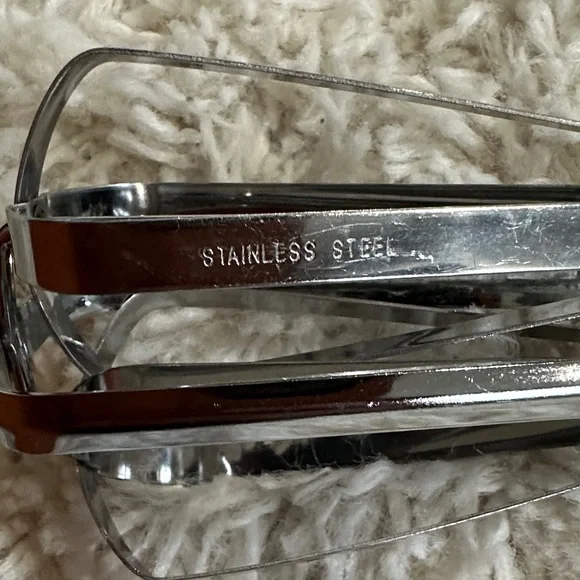 Vintage Hand-Crank Egg Beater Mixer in Shiny Chrome - Picture 2 of 5